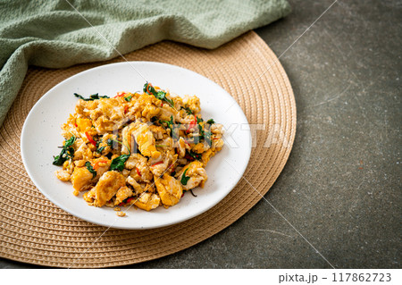 stir-fried egg with Thai basil and chilli 117862723
