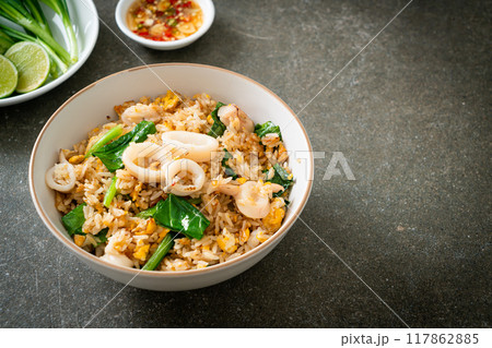 Fried rice with squid or octopus 117862885