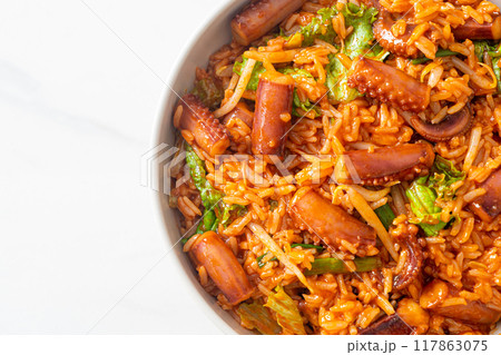 Stir-fried squid or octopus with Korean spicy sauce rice bowl Stir-fried squid or octopus with Korean spicy sauce rice bowl 117863075