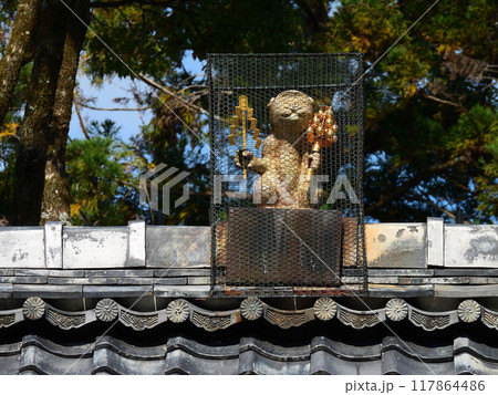 赤山禅院　鬼門除けの猿（拝殿） 117864486