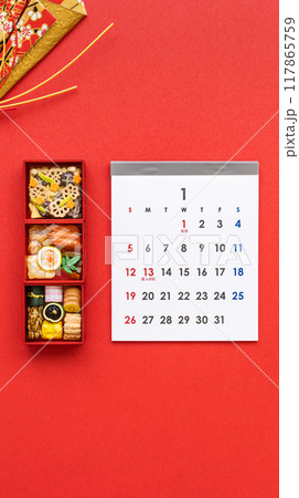 1月のカレンダーとお節料理　お正月の写真素材 117865759