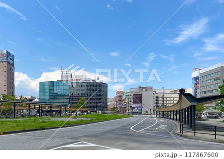 大分駅前ロータリーと市街地 大分駅前ロータリーと市街地 117867600