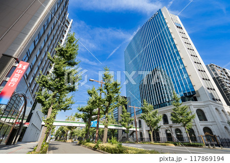 名古屋・丸の内・都市風景　桜通り　名古屋商科大学　丸の内タワー 　名古屋シミズ富国生命ビル 117869194
