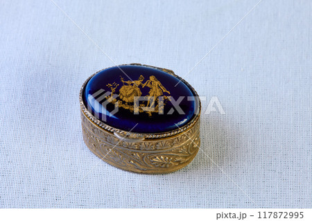 Antique jewelry box 117872995