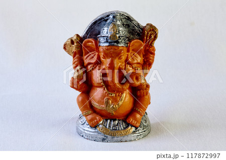 Feng shui porcelain Indian elephant figurine Feng shui porcelain Indian elephant figurine 117872997