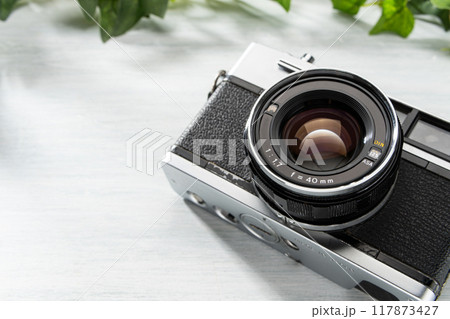 古いフィルムカメラ 117873427