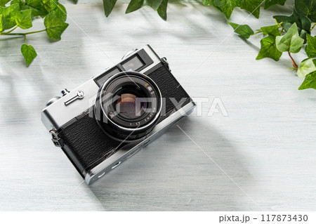 古いフィルムカメラ 117873430