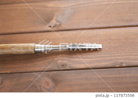 使い込まれた2分追い込鑿 117873506