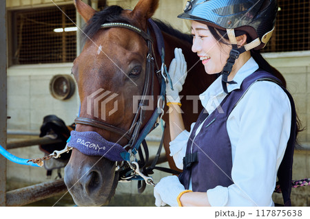 乗馬クラブ(馬と女性) 乗馬クラブ(馬と女性) 117875638
