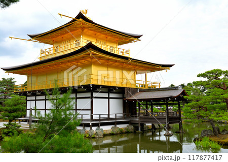京都・金閣寺 117877417