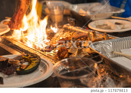 BBQでよくあるファイヤー 117879813
