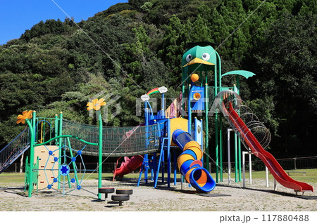 薩摩川内市総合運動公園　わんぱく広場のコンビネーション遊具 117880488