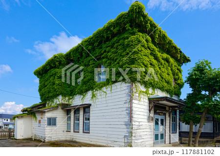 東宮殿下行啓記念館と緑　山居倉庫 117881102