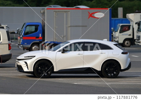 駐車場の乗用車 イメージ 駐車場の乗用車 イメージ 117881776