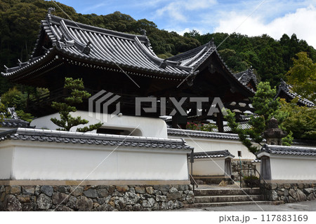 興聖寺　山門と鐘楼と庫裡　夏 117883169