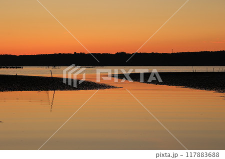 美しい朝焼け 117883688