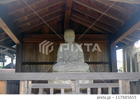 鞆の浦阿弥陀寺境内の地蔵菩薩石像 117885655