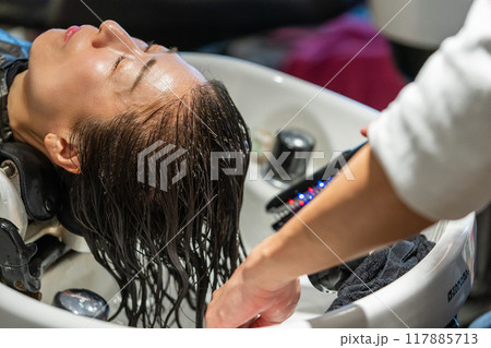 beauty parlor 117885713