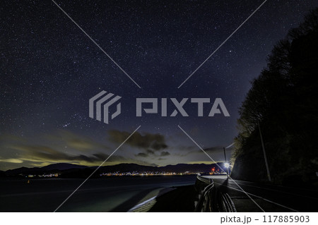 瀬戸内の冬の星景色　沈むオリオン座 117885903
