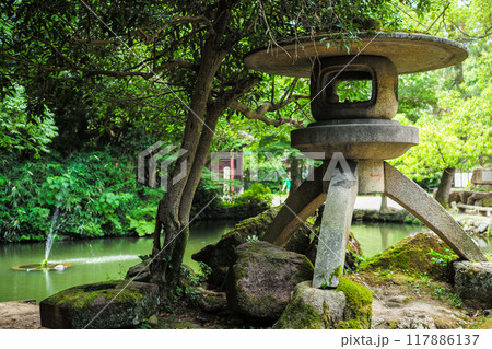 尾山神社の噴水池 117886137