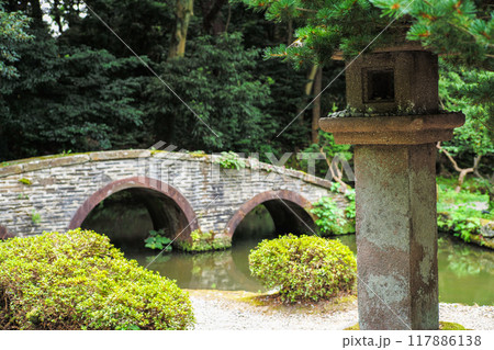 尾山神社の噴水池 117886138