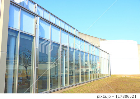 愛知県清須市、清須市立図書館の風景 愛知県清須市、清須市立図書館の風景 117886321