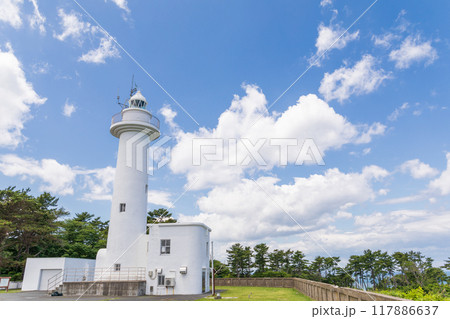 「青森県」夏空と白い灯台　八戸市 117886637