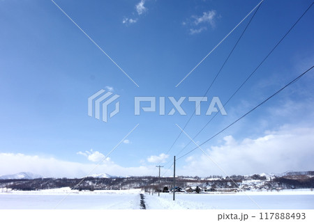 冬の北海道の雪景色《北海道》 117888493