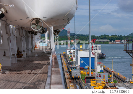 パナマ運河 117888663