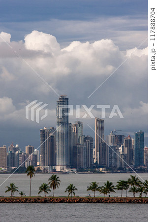 パナマ運河 117888704