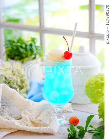 夏スイーツ クリームソーダ 117890270