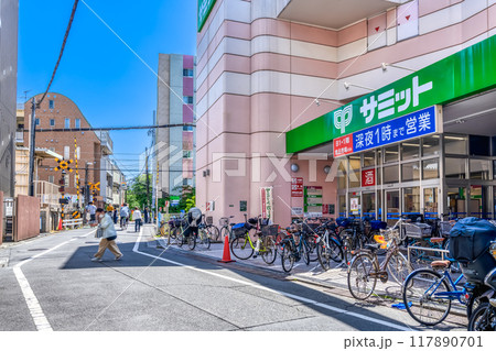 東京都豊島区の都市風景　椎名町駅 117890701