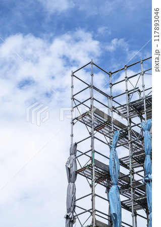 足場　青空 117893046