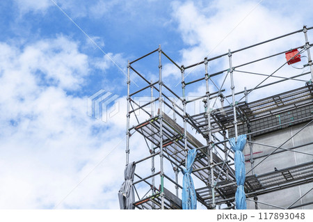足場　青空 117893048
