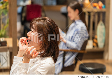 beauty parlor beauty parlor 117896840