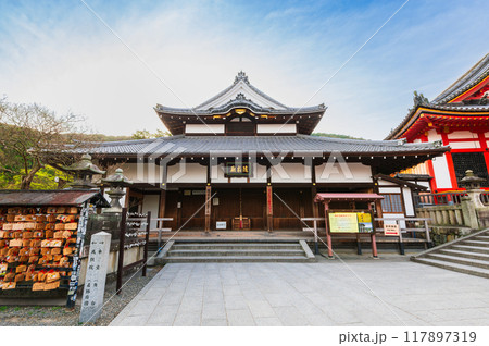 春の京都 清水寺 随求堂 ※一部ソフトフォーカス 春の京都 清水寺 随求堂 ※一部ソフトフォーカス 117897319