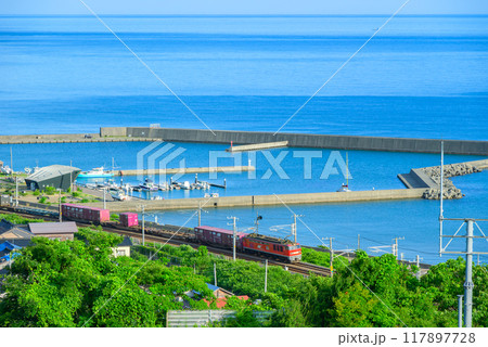 【JR貨物】夏の日本海【上越市】 117897728