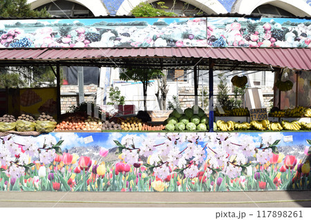 青果物売り場(ウズベキスタン・タシュケント チョルスーバザール) 青果物売り場(ウズベキスタン・タシュケント チョルスーバザール) 117898261