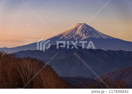 南大菩薩・大蔵高丸からみる黎明の富士山 117898842