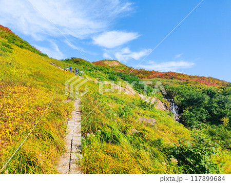 秋の焼石岳登山（銀明水避難小屋～姥石平） 117899684