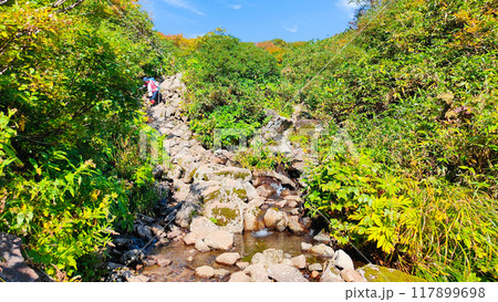 秋の焼石岳登山(銀明水避難小屋~姥石平) 秋の焼石岳登山(銀明水避難小屋~姥石平) 117899698