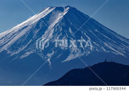 滝子山から見る冬の富士山 滝子山から見る冬の富士山 117900344