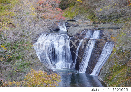 秋の生瀬の滝 秋の生瀬の滝 117901696
