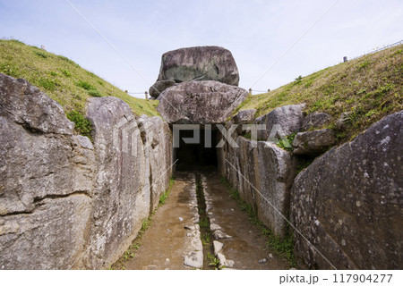 石舞台古墳 奈良県観光名所 国の特別史跡 横穴式石室 石舞台古墳 奈良県観光名所 国の特別史跡 横穴式石室 117904277