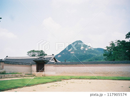 景福宮から臨む北岳山 景福宮から臨む北岳山 117905574