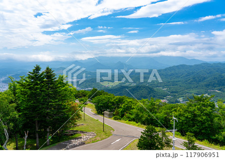 藻岩山 山頂展望台から見る夏の札幌 北海道 藻岩山 山頂展望台から見る夏の札幌 北海道 117906951
