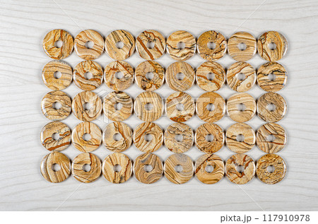 Earth's Canvas in Stone: Picture Jasper Hearts Reveal Geological Wonders - Discover the Allure of 40 Naturally Patterned Gemstones in Perfect Symmetry. 117910978