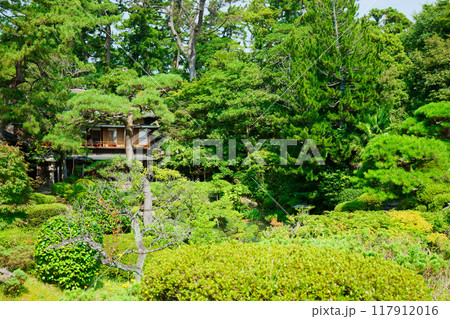 庭園・鶴舞園　豪商・本間家の別邸と庭園が美術館に 117912016