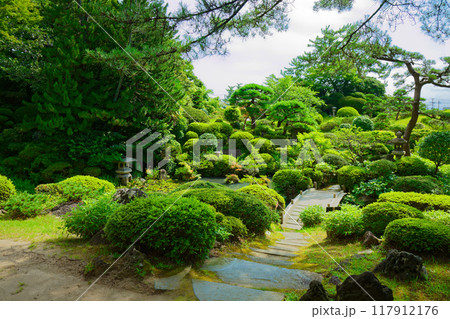 本間家・別邸 清遠閣より庭園を望む 本間美術館 本間家・別邸 清遠閣より庭園を望む 本間美術館 117912176