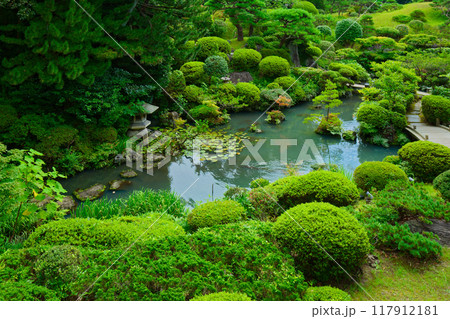 本間家・別邸　清遠閣より庭園を望む　本間美術館 117912181